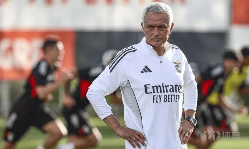 罗与科斯塔,私语遭点球,扑出,贪玩娱乐官网玩家首选,贪玩娱乐官网H5,贪玩娱乐官网游戏平台